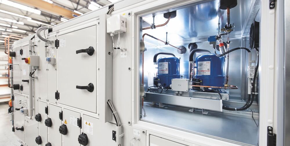 Image subtitle: Cooling units individually adapted to customer-specific requirements are integrated into the AHU.