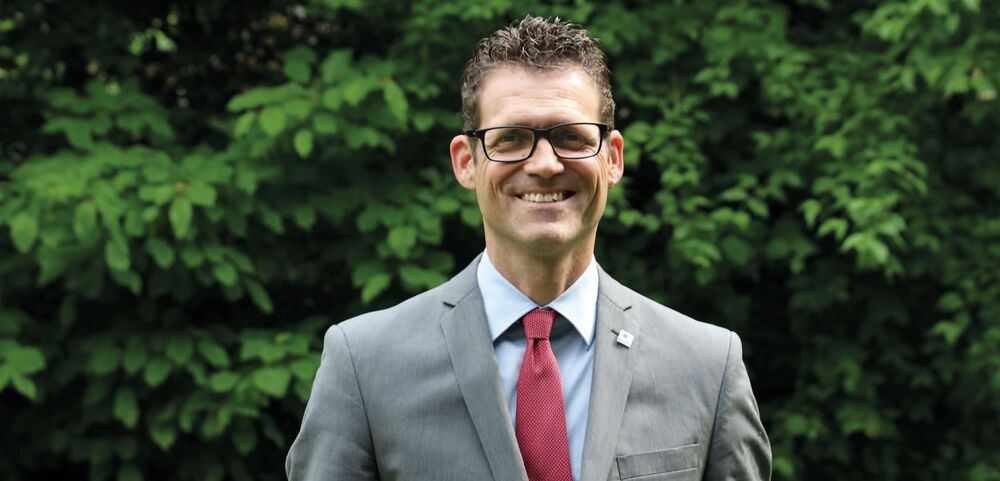 Dr. Gunter Mann is President of the German BuildingGreen Association [Bundesverbands GebäudeGrün e.V.].