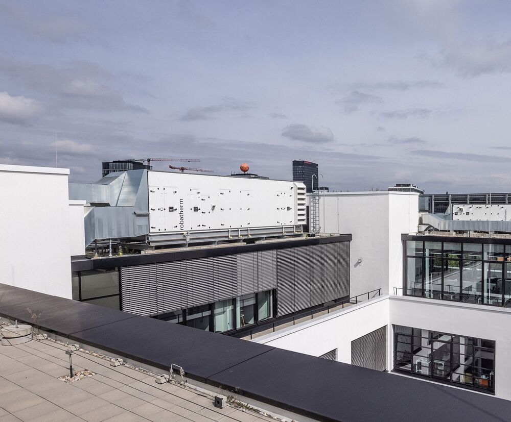 Ready-to-connect mounting: AHUs on industrial DIN-frames can be installed quickly.