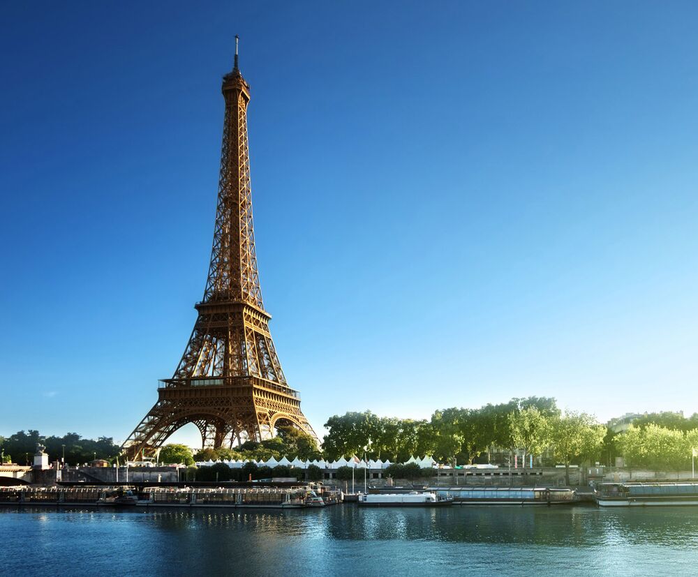 Elegantly integrated: The capital‘s landmark is equipped with air handling technology by robatherm.