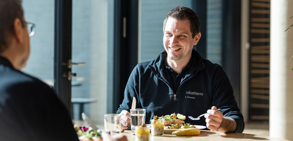 Daily Time-Out in Style: Lunchbreak at the robatherm Restaurant.